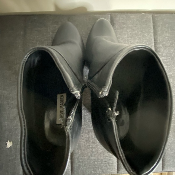 Steve Madden Juliet Black Leather Office Casual Heel Ankle Boot- Sz-9 - Picture 8 of 16